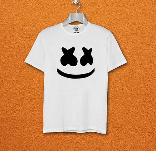 WHY ARTISTS SHOULD SELL MERCHANDISE 3 merchandise1