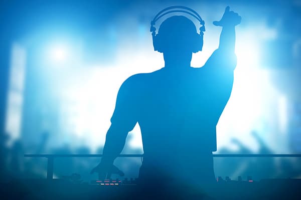 How much DJ usually earn? 4 DJ