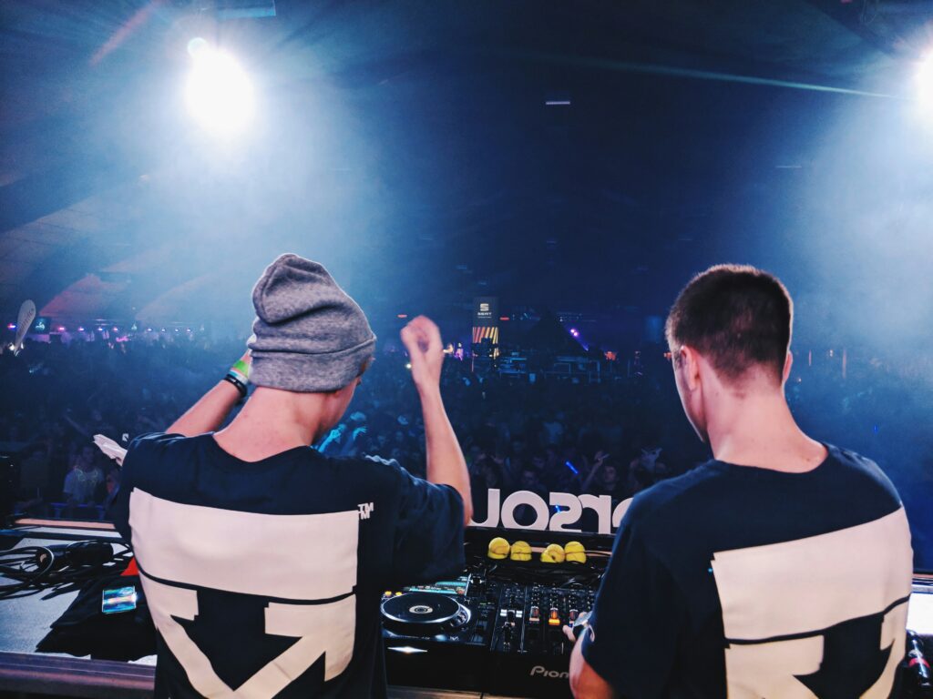 7 Ways DJs Can Benefit from Ghost Production Services