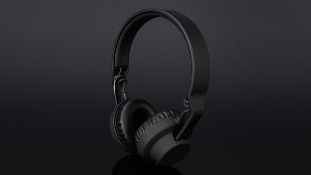 Best DJing Headphones in 2025: Ultimate Buyer’s Guide for DJs 4 AIAIAI TMA-2 DJ Wireless+