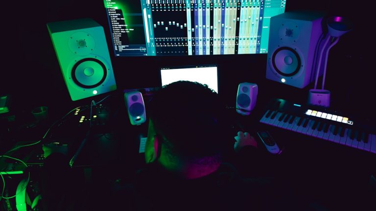 How to Use Creative Delay Effects Without Muddy Bass