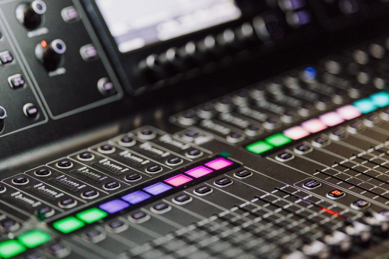 Microphones for recording: Which One Fits Your Room?