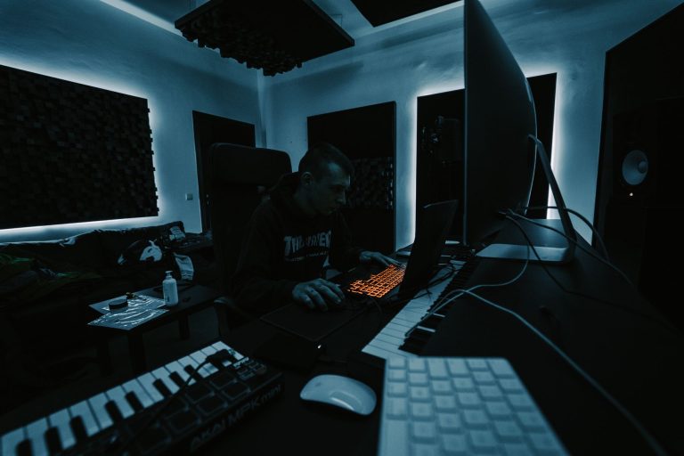 How to Mix Vocals Without Clashing With the Beat