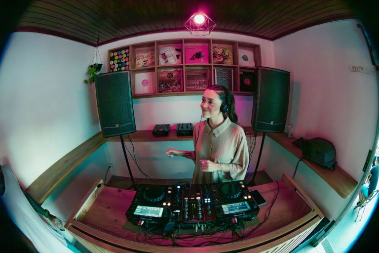 Multi Deck DJ Setups: My Booth-To-Set Workflow Map